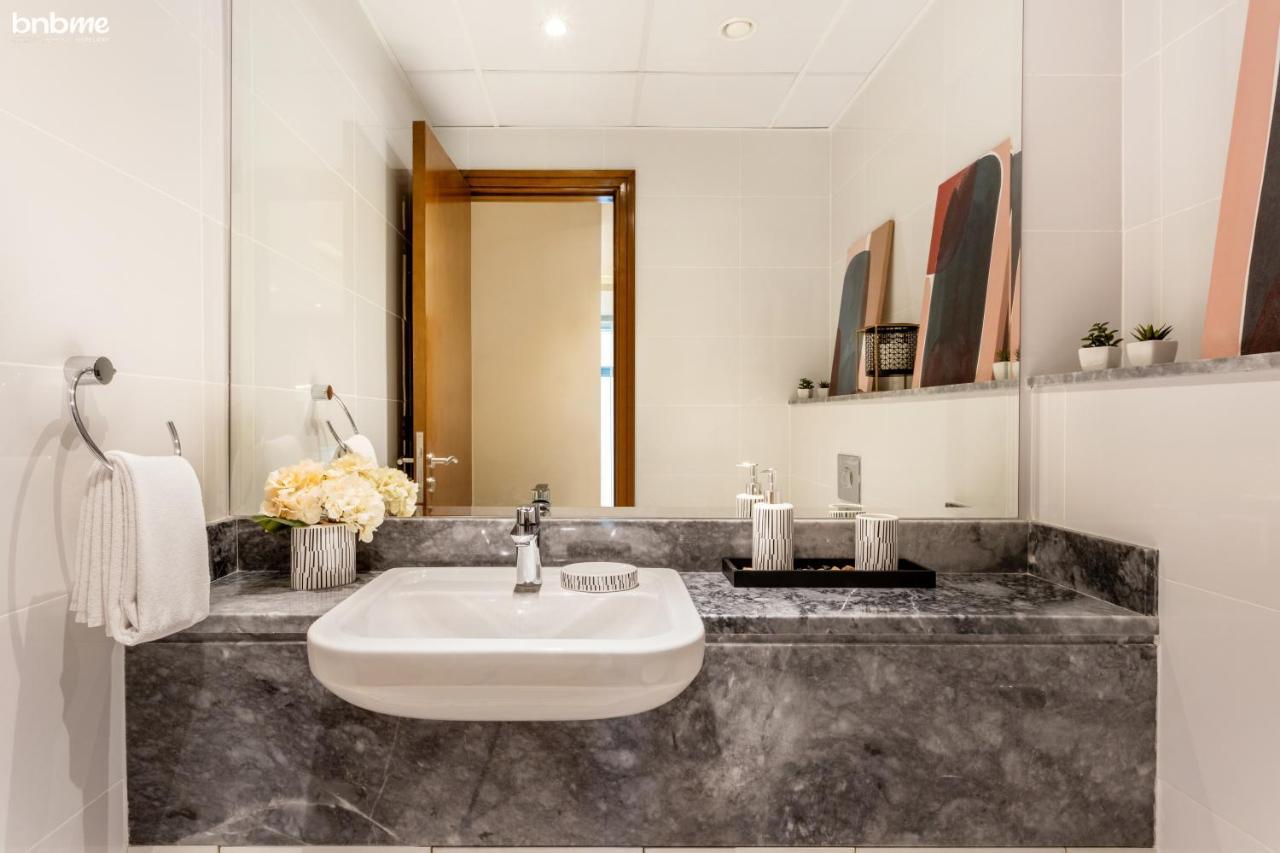 Bnbmehomes - Luxury 2B Apt - Al Habtoor - Amna Tower - 5044 Dubai Eksteriør billede